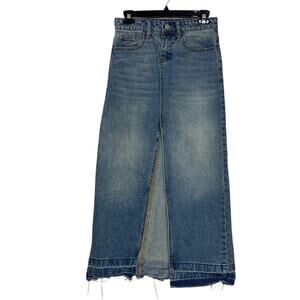 BDG Demin Skirt 5 Working Pocket Fly Zipper Closure Raw Hem Med Wash Size SX
